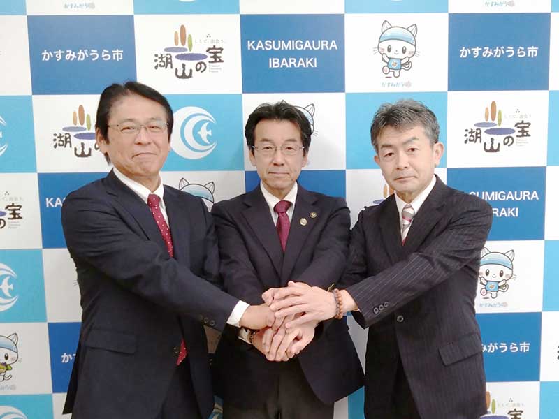 写真:飯塚一政副市長が着任となり、かすみがうら市三役が揃いました！の写真